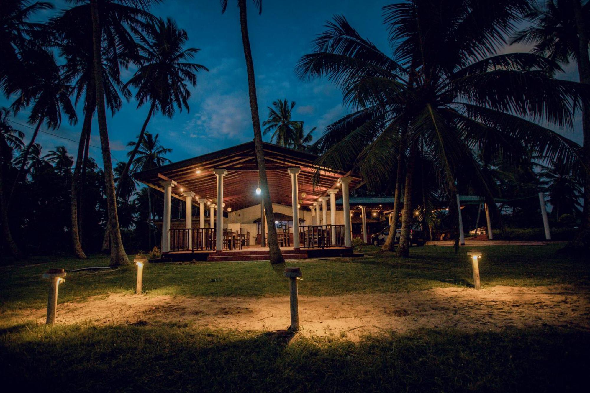 Helios Beach Resort Tangalle Ngoại thất bức ảnh