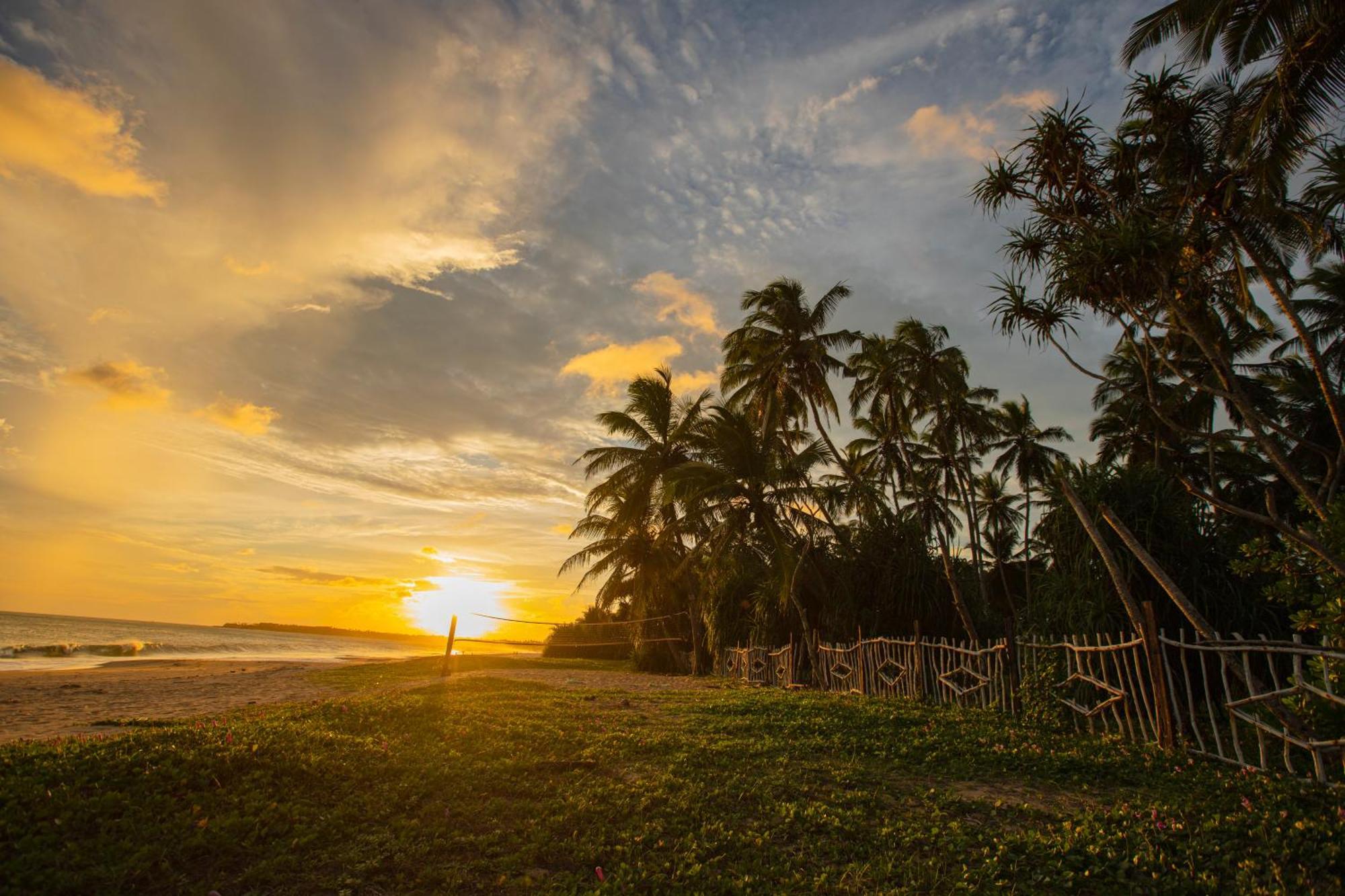 Helios Beach Resort Tangalle Ngoại thất bức ảnh