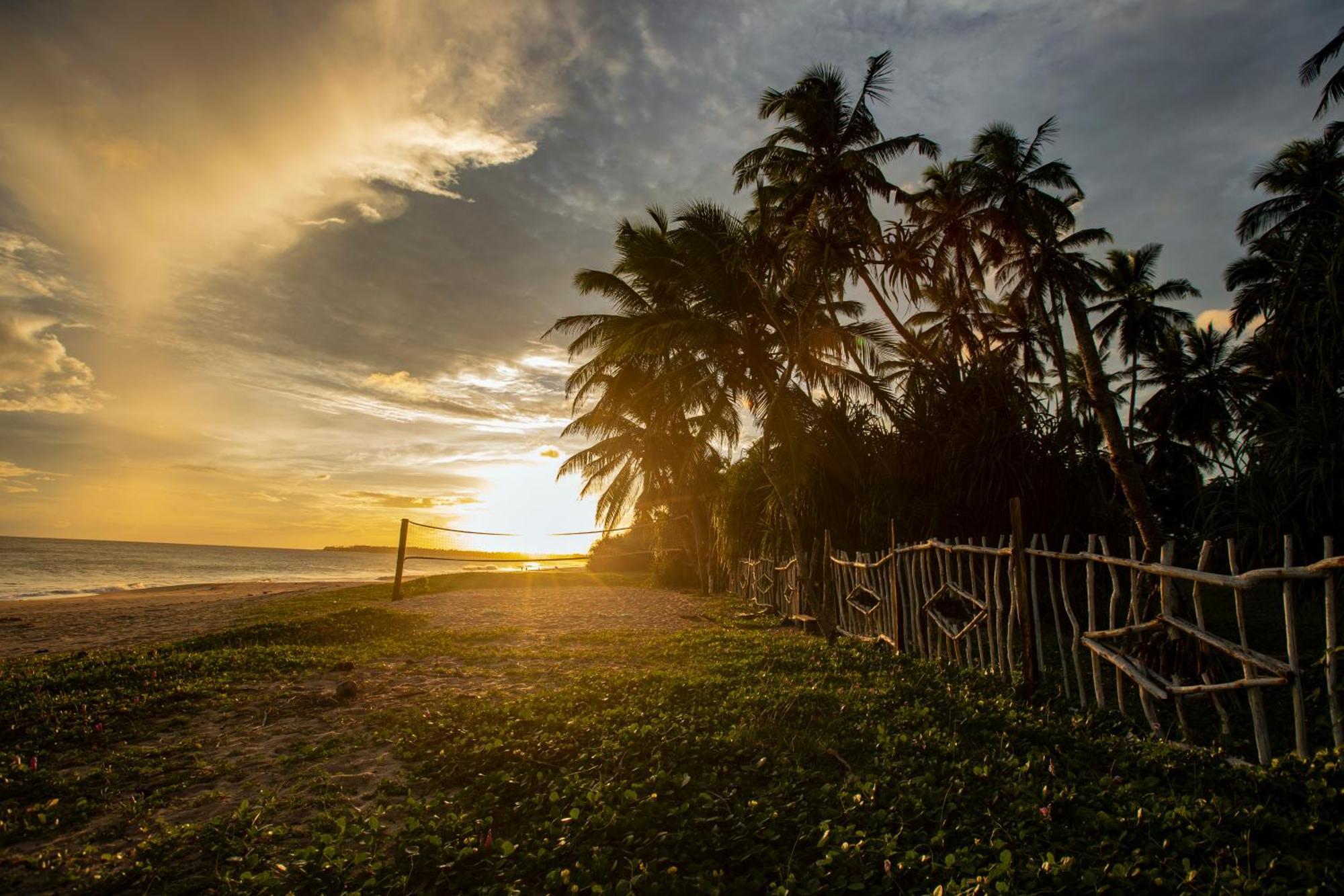 Helios Beach Resort Tangalle Ngoại thất bức ảnh