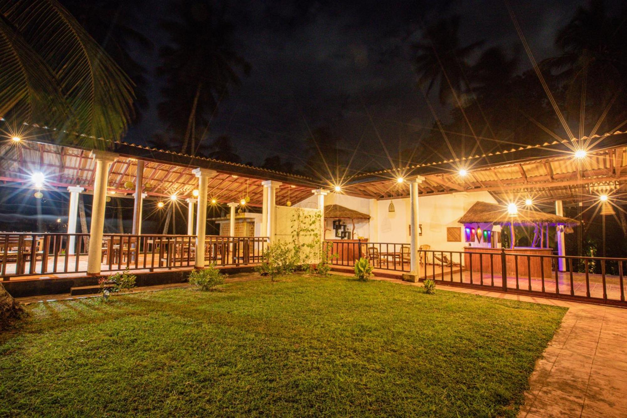 Helios Beach Resort Tangalle Ngoại thất bức ảnh