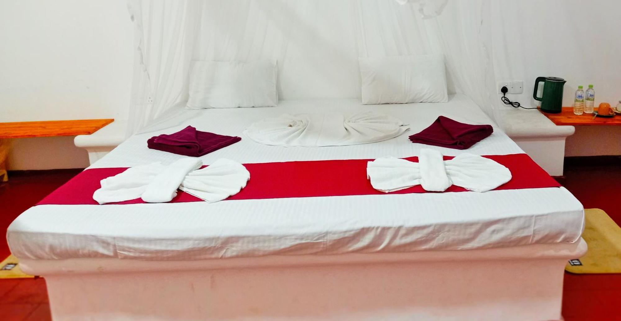 Helios Beach Resort Tangalle Ngoại thất bức ảnh
