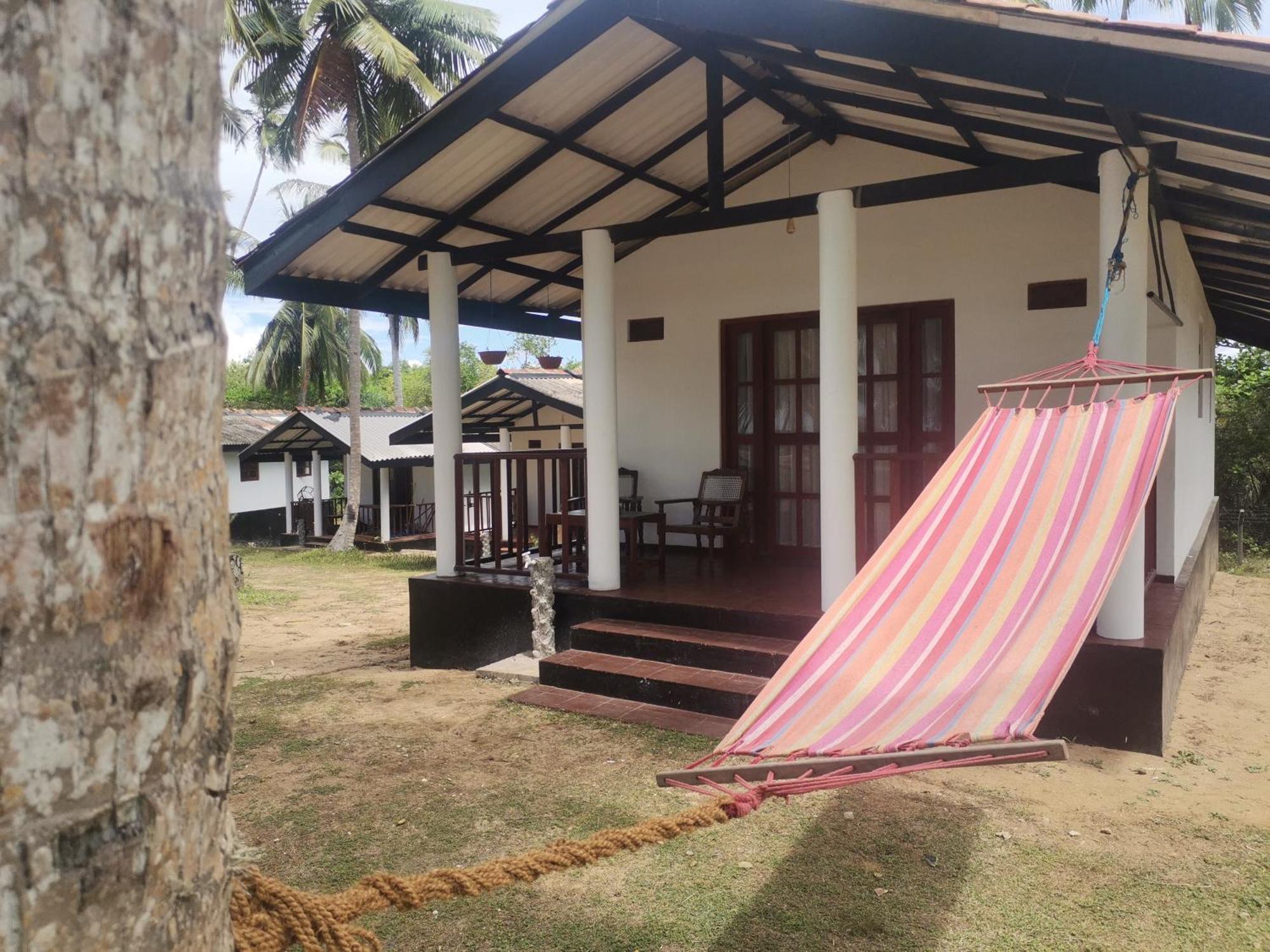 Helios Beach Resort Tangalle Ngoại thất bức ảnh