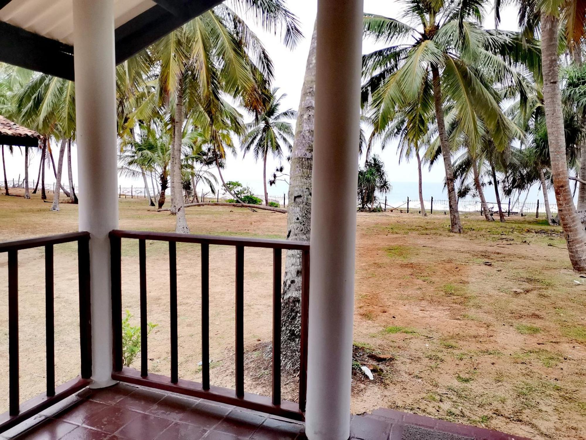 Helios Beach Resort Tangalle Ngoại thất bức ảnh